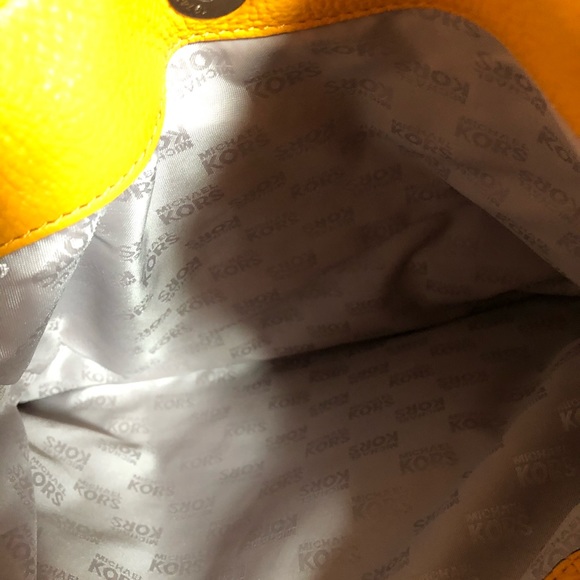 Michael Kors Handbag - Picture 6 of 9